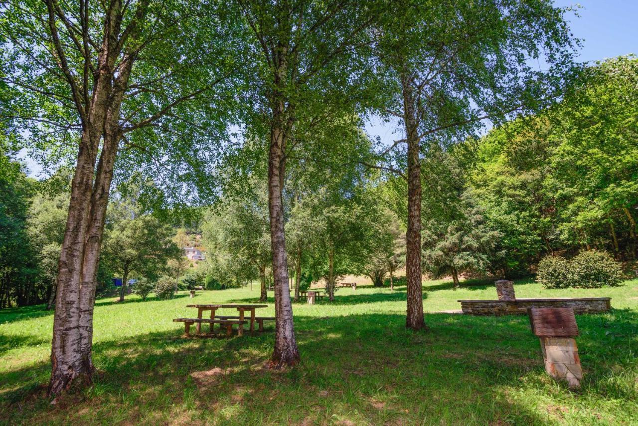 Apartamentos Rurales Casa Riveras Santa Eulalia de Oscos Exteriör bild