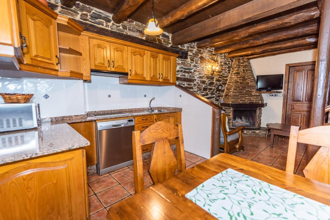 Apartamentos Rurales Casa Riveras Santa Eulalia de Oscos Exteriör bild