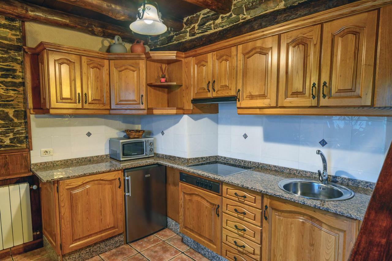 Apartamentos Rurales Casa Riveras Santa Eulalia de Oscos Exteriör bild